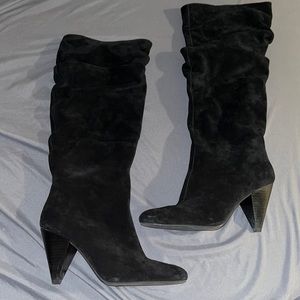 Slouch heel boots
